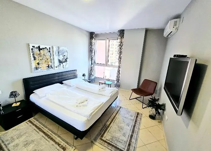 Center 12 Apartamento Tirana