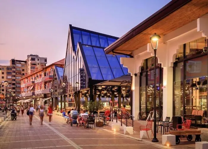 Apartment Center 12 *